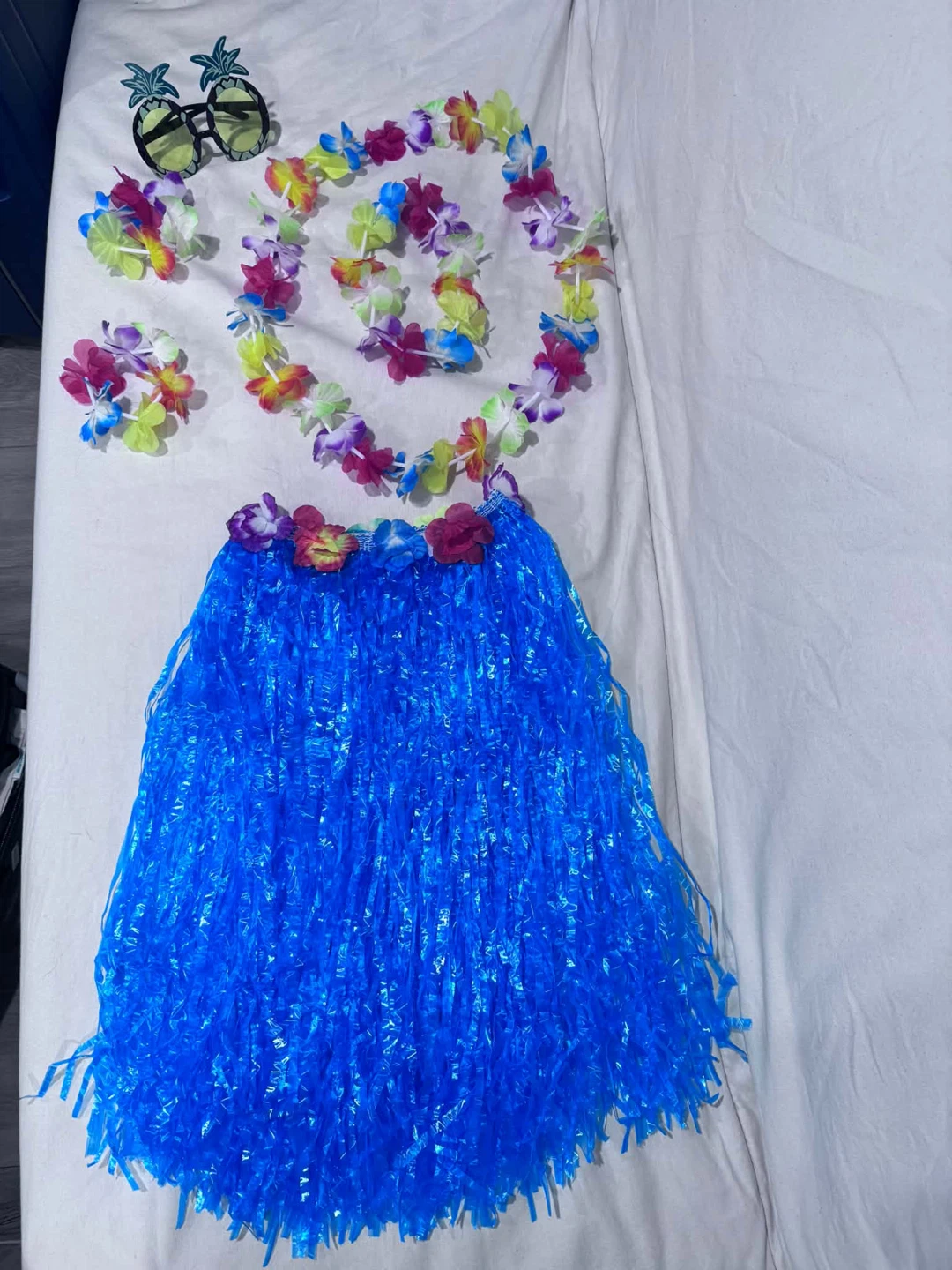 Luau Party Costume Set with Pineapple Glasses - photo 2