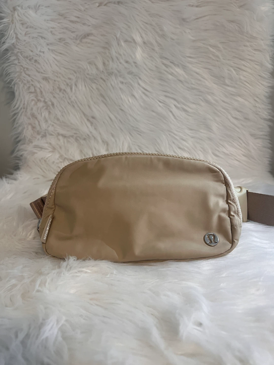 Lululemon Everywhere Belt Bag Tan