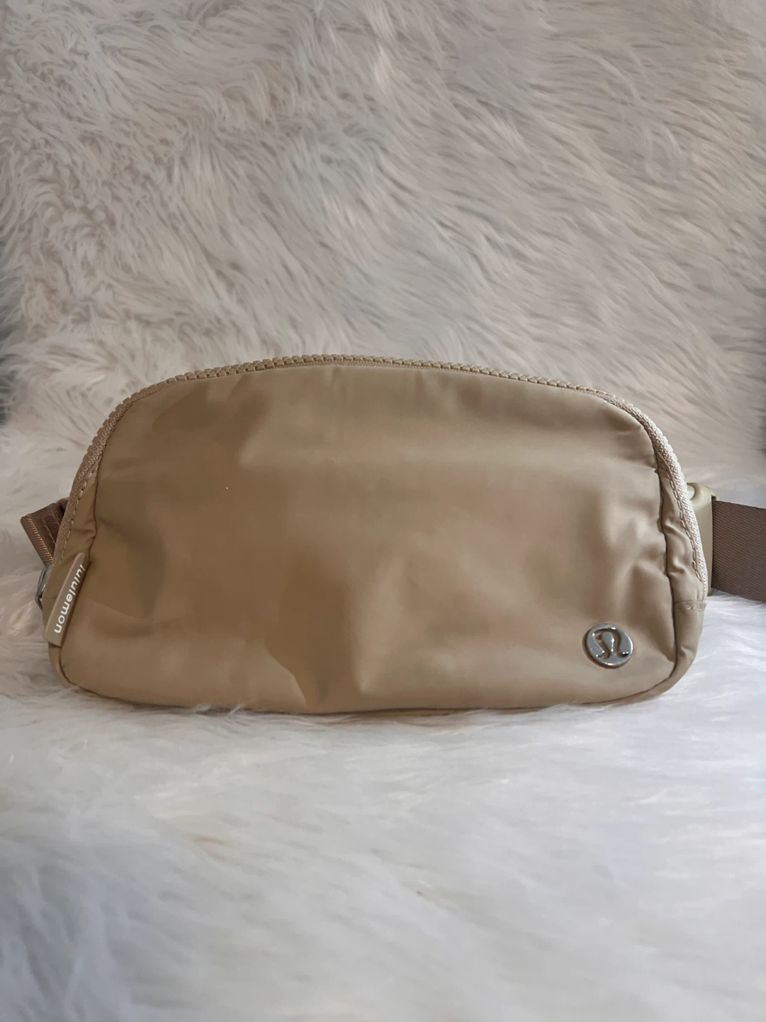 Lululemon Everywhere Belt Bag Tan - photo 2