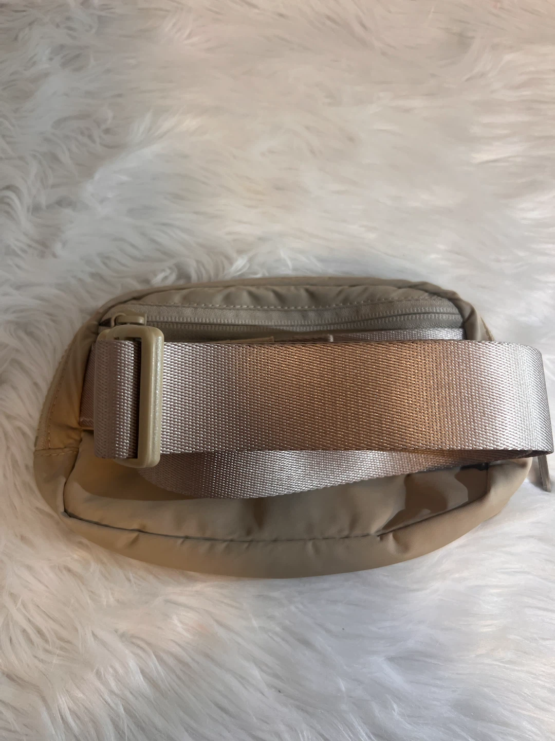 Lululemon Everywhere Belt Bag Tan - photo 4