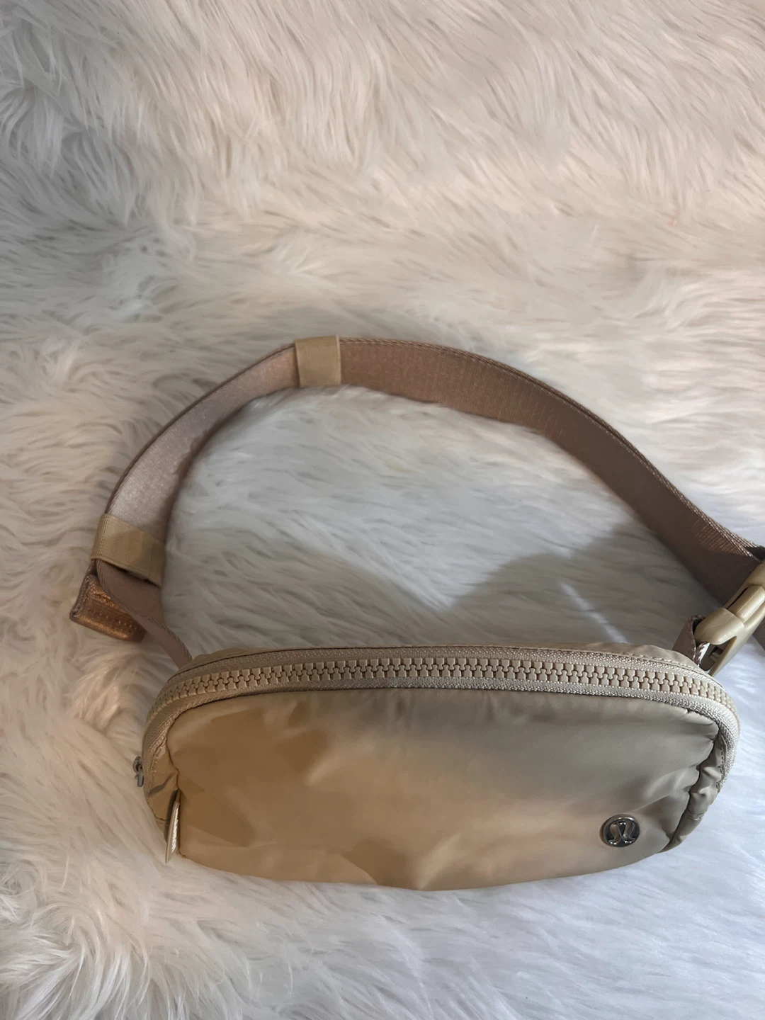 Lululemon Everywhere Belt Bag Tan - photo 5