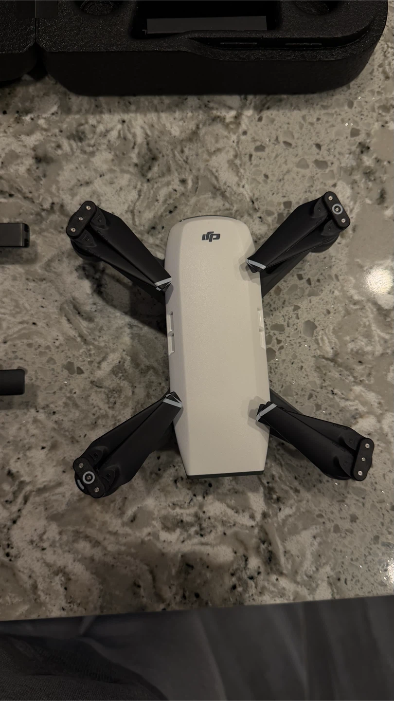 DJI Spark Drone with Remote Controller and Case - photo 4