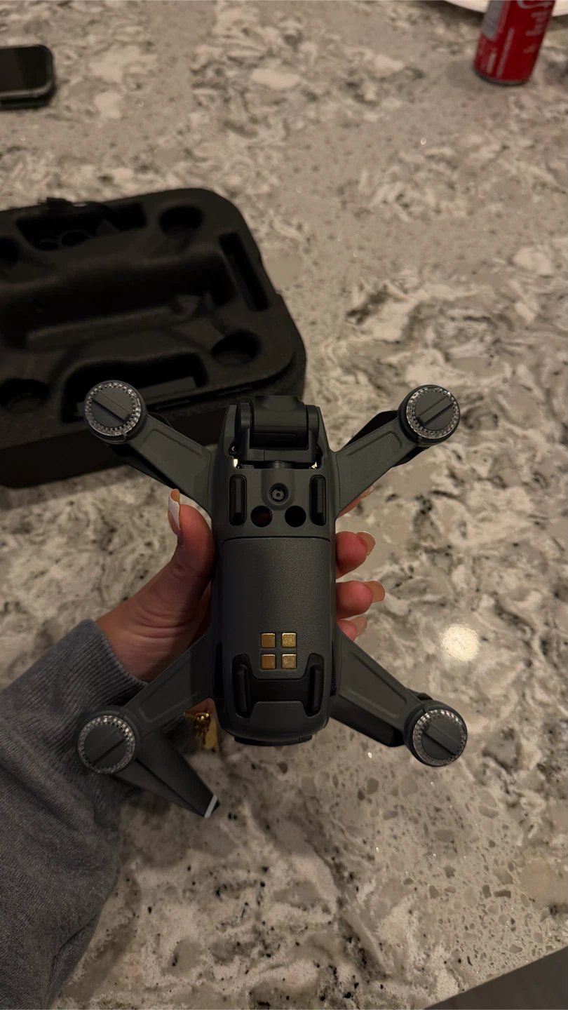 DJI Spark Drone with Remote Controller and Case - photo 5