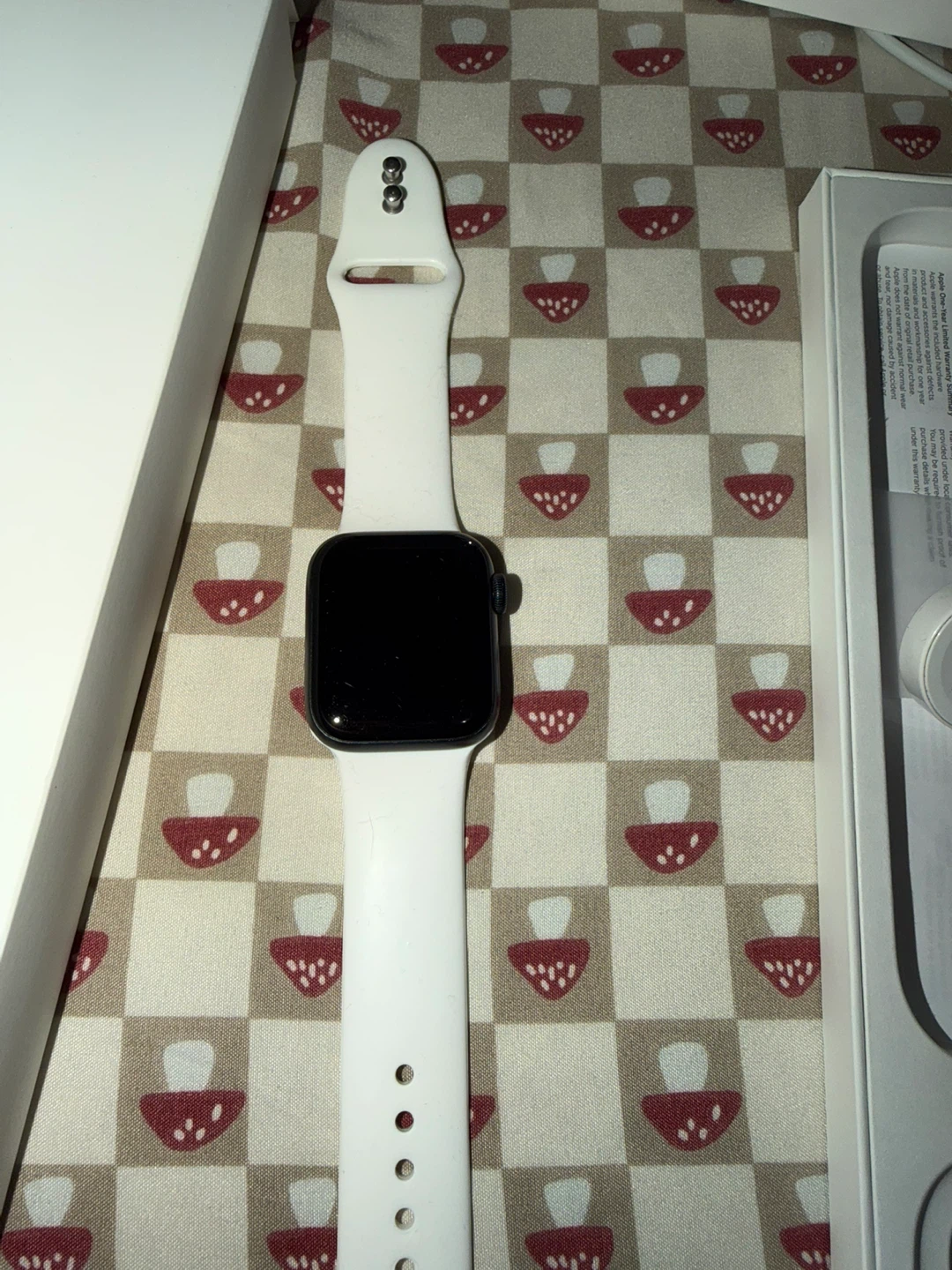 Apple Watch SE 2  with White Silicone Band - photo 2