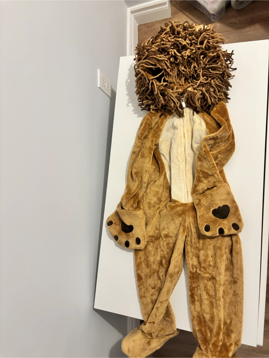 Lion one piece costume size 4 - photo 2