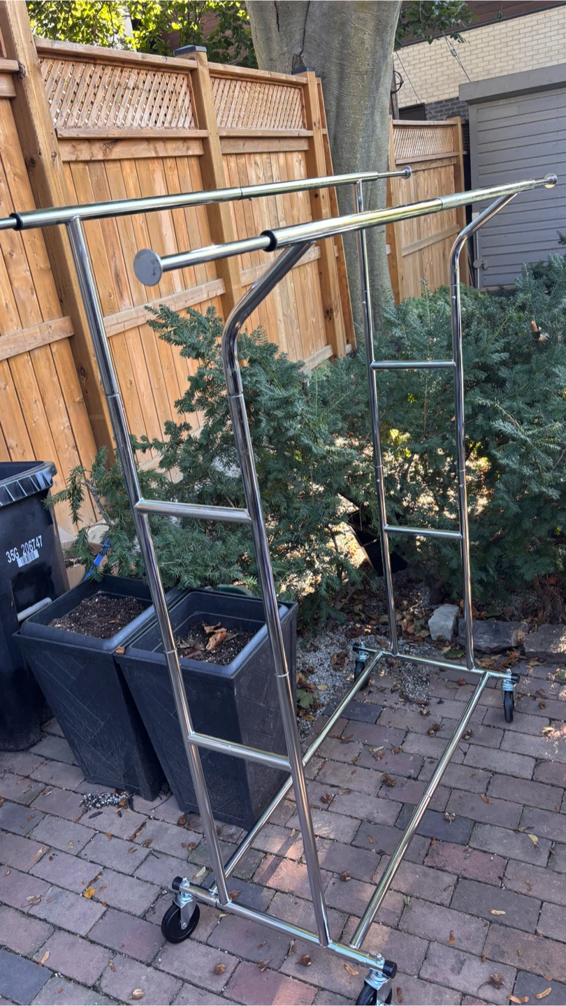 Double Rod Rolling Garment Rack