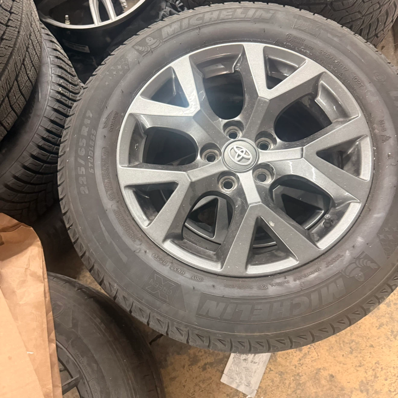 Set of 4 Michelin X-Ice Tires with Toyota Rims