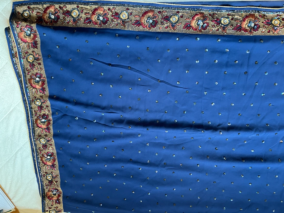Blue Saree with Floral Embroidery - photo 3