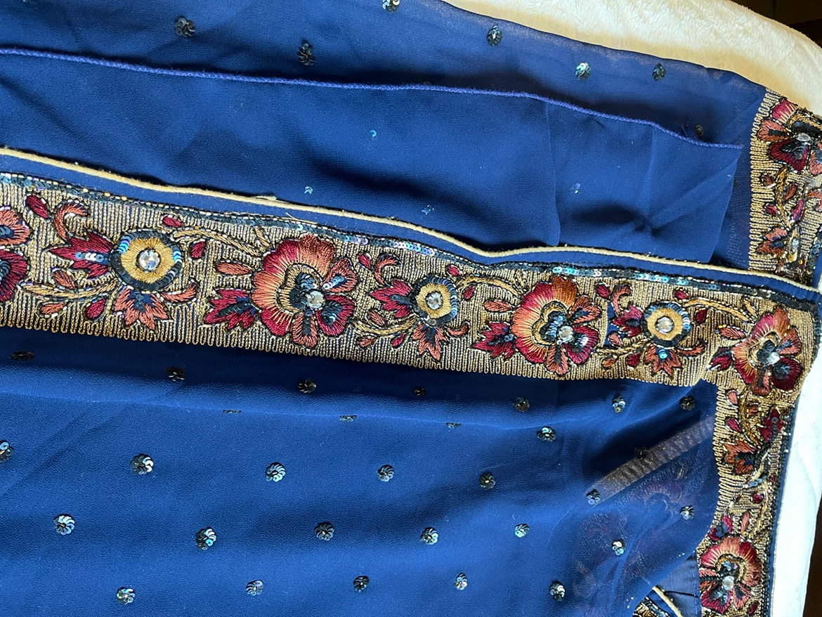 Blue Saree with Floral Embroidery - photo 5