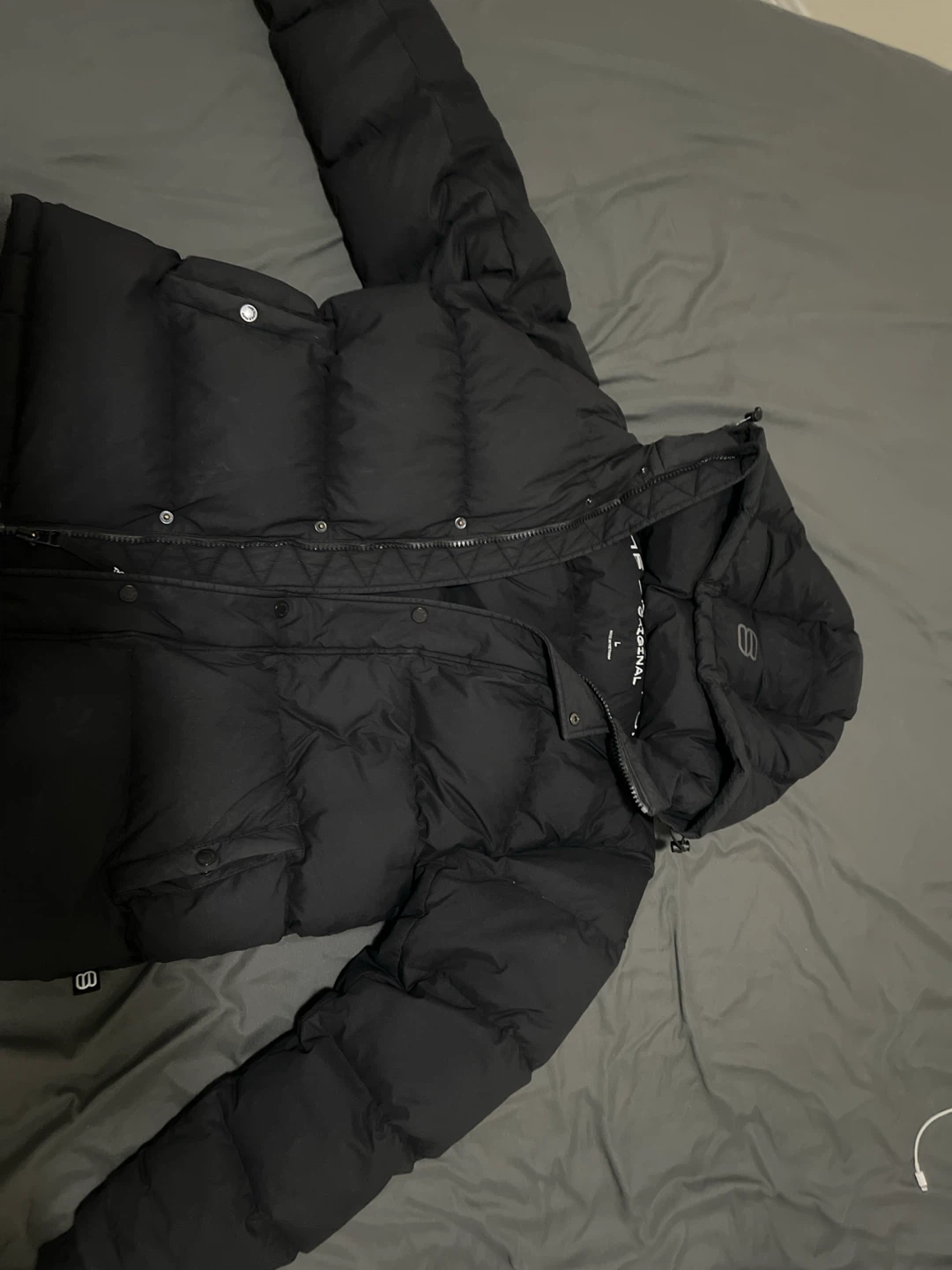Aritzia black super puff jacket - photo 2