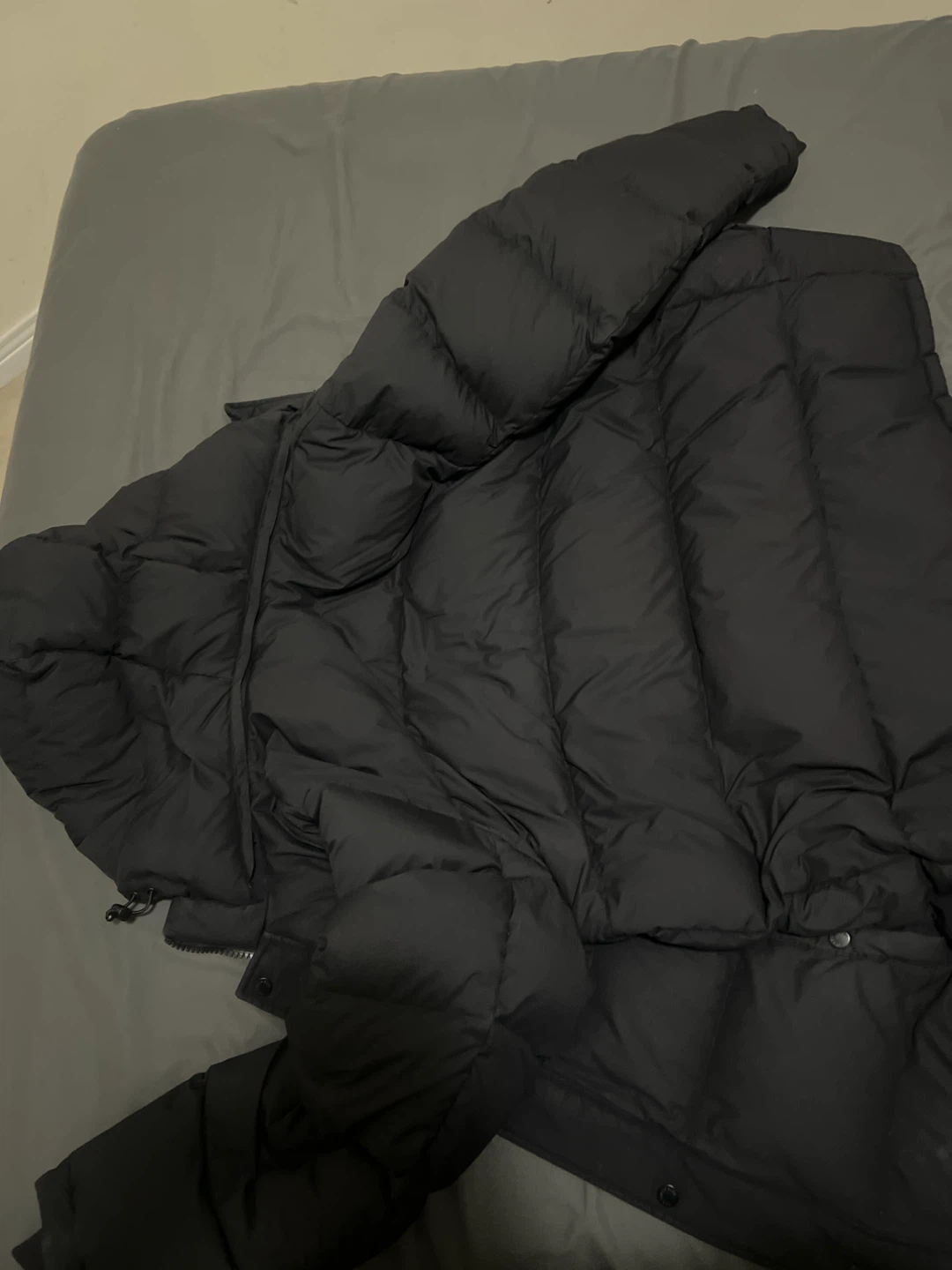 Aritzia black super puff jacket - photo 3