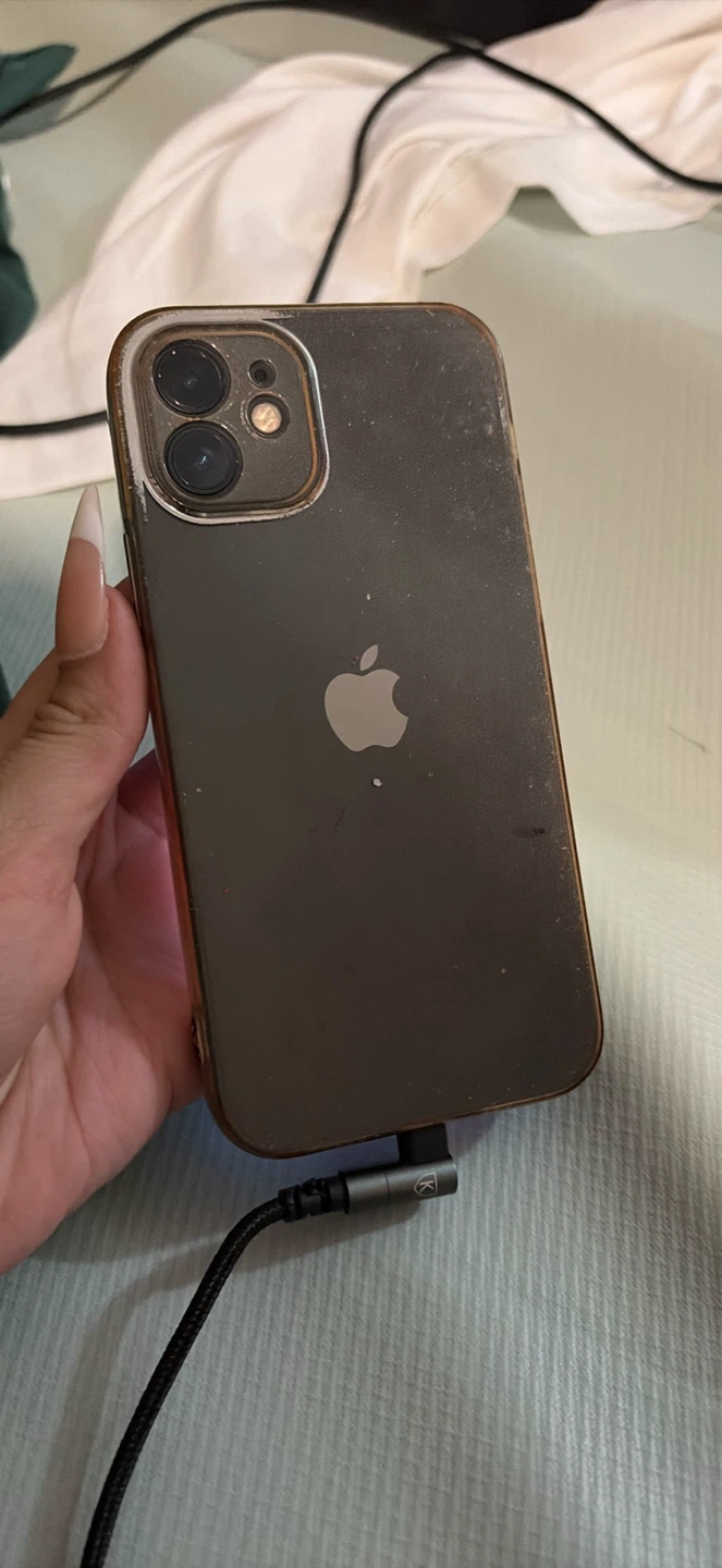 iPhone 12 - photo 2