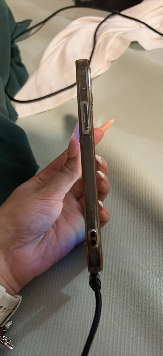 iPhone 12 - photo 3