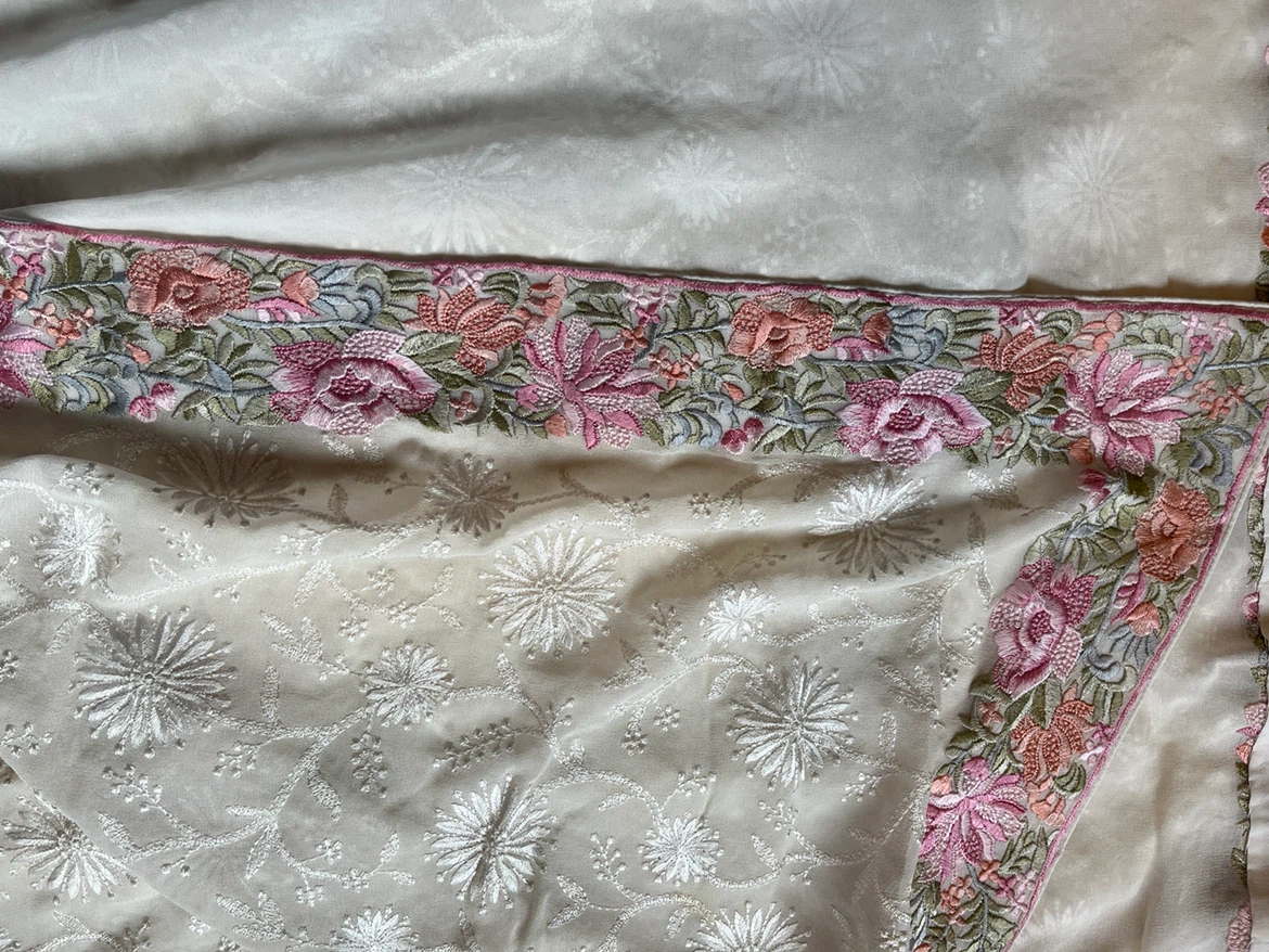 Embroidered Saree with Matching Blouse - photo 5