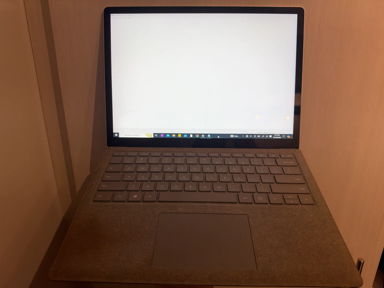 Microsoft Surface Laptop - photo 2