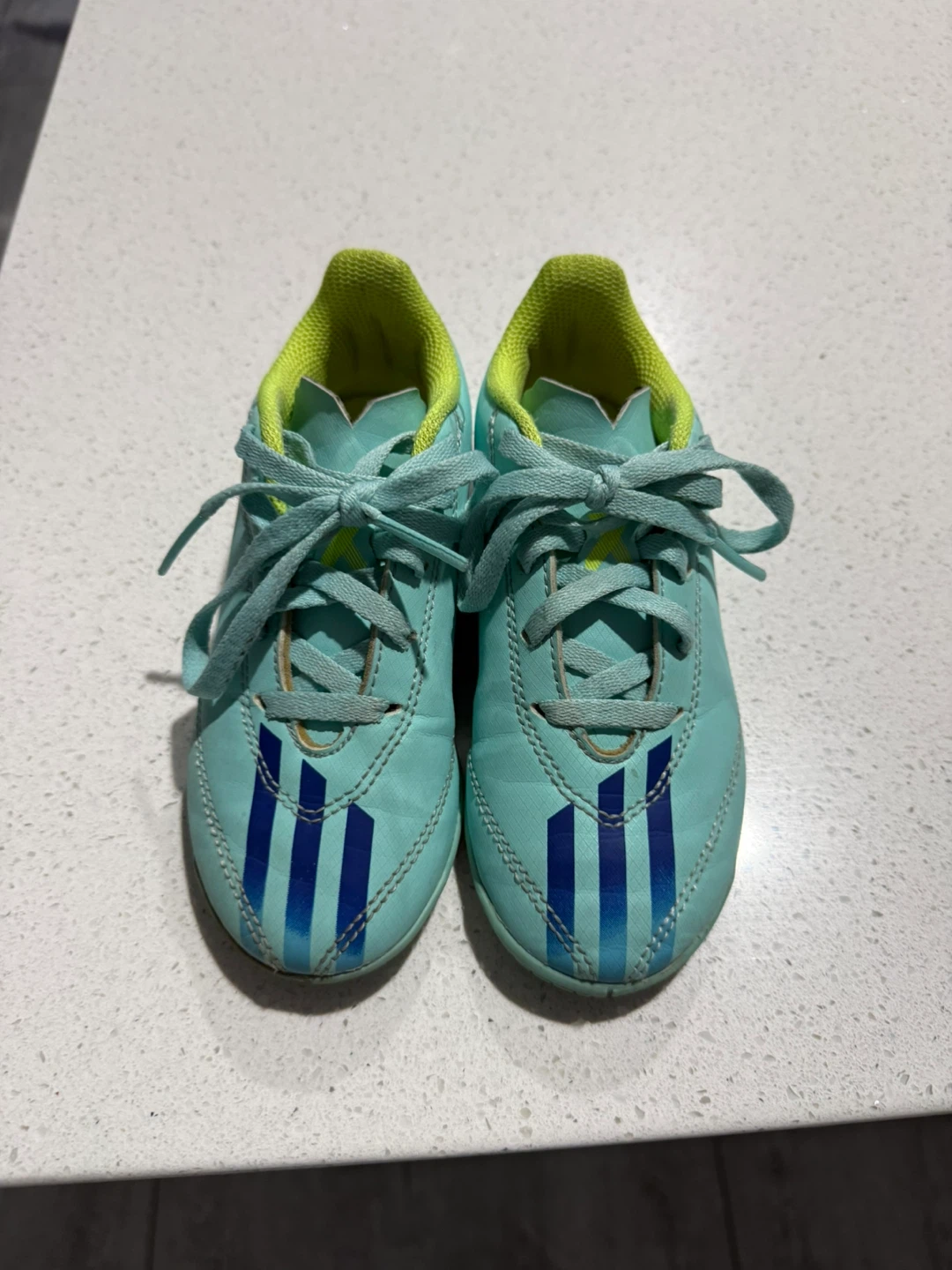 Adidas indoor soccer shoes (size 10 1/2) - photo 4