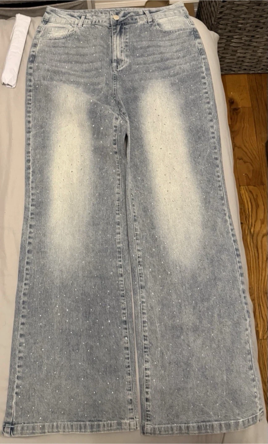 Rhinestone Embellished Light Wash Denim Jeans - photo 3