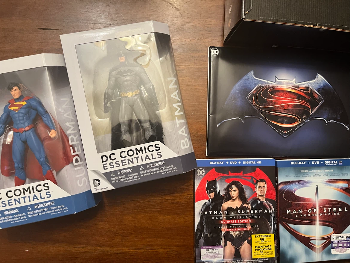 Batman v Superman Ultimate Edition Collection - photo 2