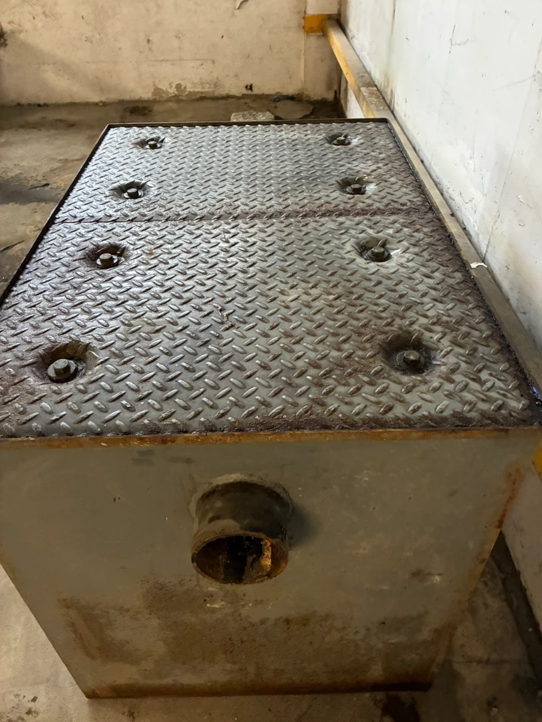 Watts 100 GPM Grease Interceptor WD-210-DI - photo 2