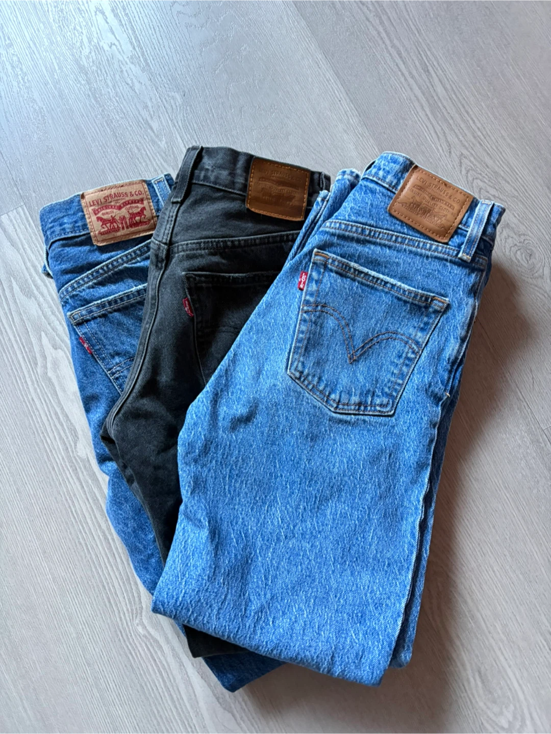 Levi's Jeans (read description)