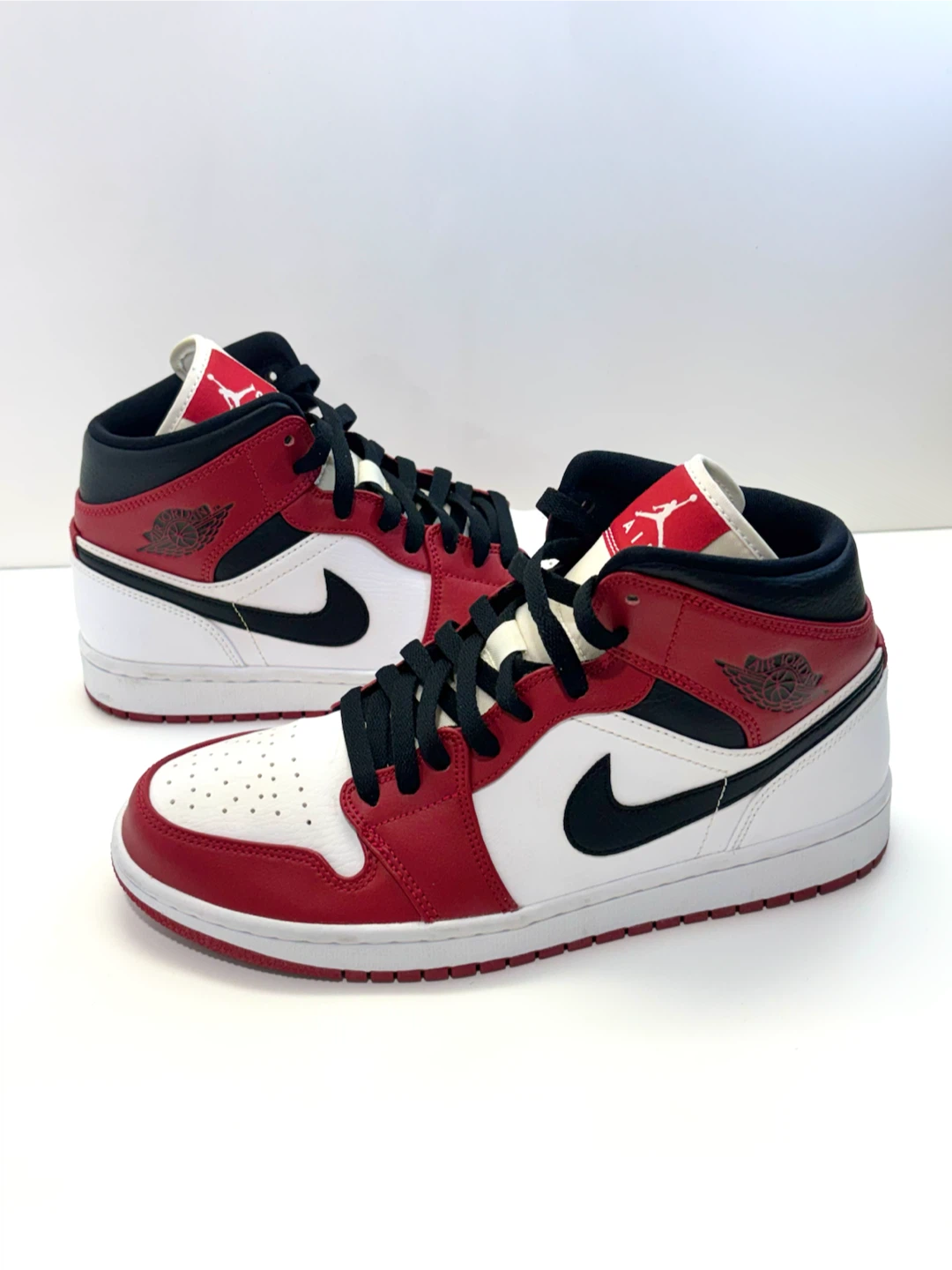 Nike Air Jordan 1 Mid Red White Black