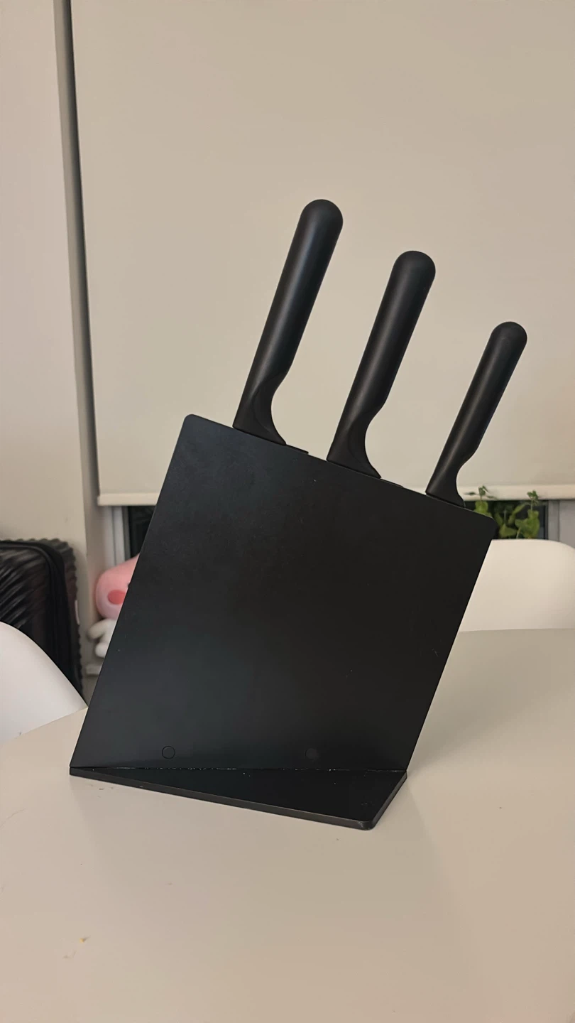 ✨MOVING SALE - IKEA JAMFORA Knife block with 3 knives - photo 2