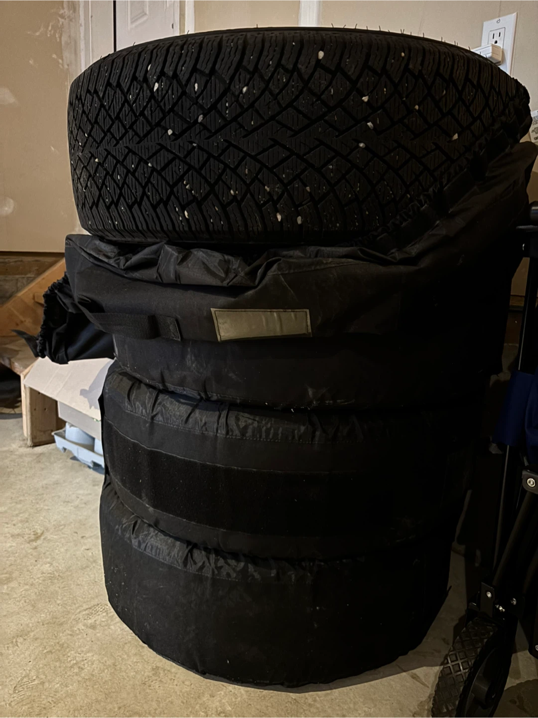Set of 4 Tires 235/50R19