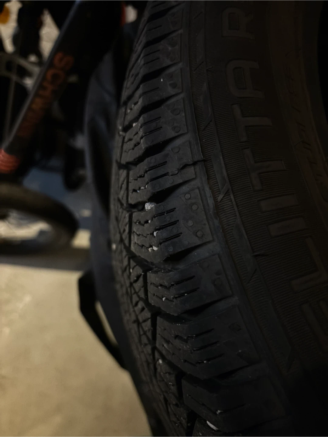 Set of 4 Tires 235/50R19 - photo 5