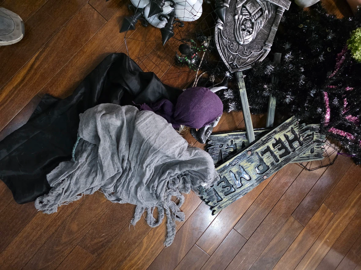 Large Halloween Outdoor Decoration Assortment - photo 2