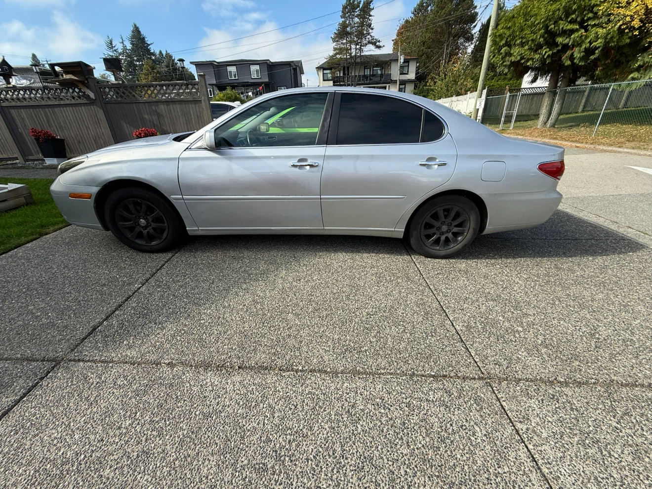 Silver Lexus Sedan - photo 4