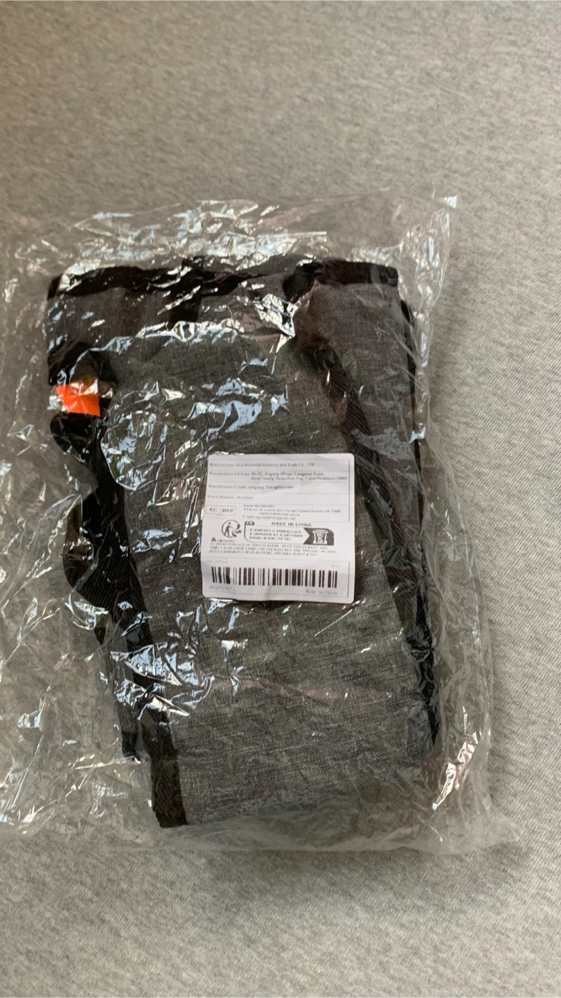 Grey Drink Carrier with Zippered Pocket - Brand New - photo 3