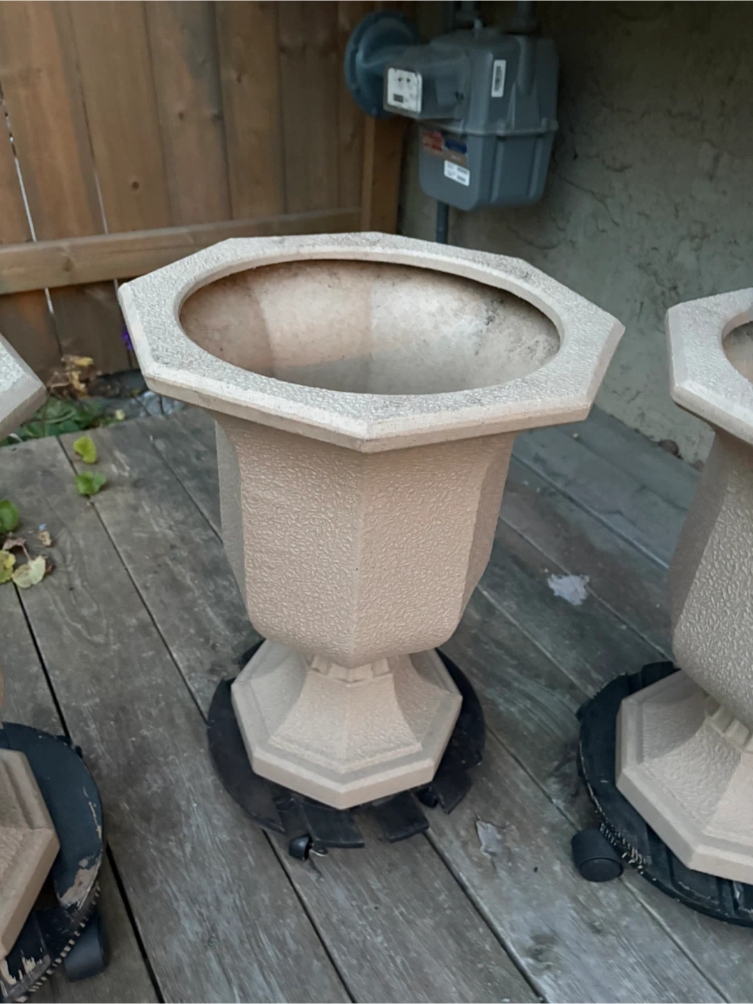 Set of 4 Urn Planters with Wooden plastic Dollies$75 - photo 4