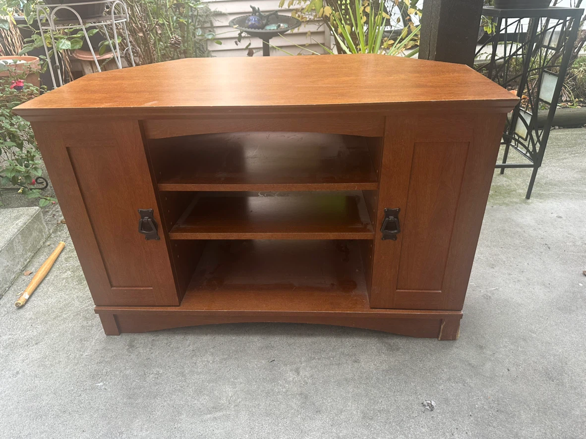 Corner TV stand
