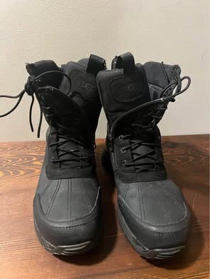 Men UGG winter boots in black. Size USA 10 UK 9 - photo 3