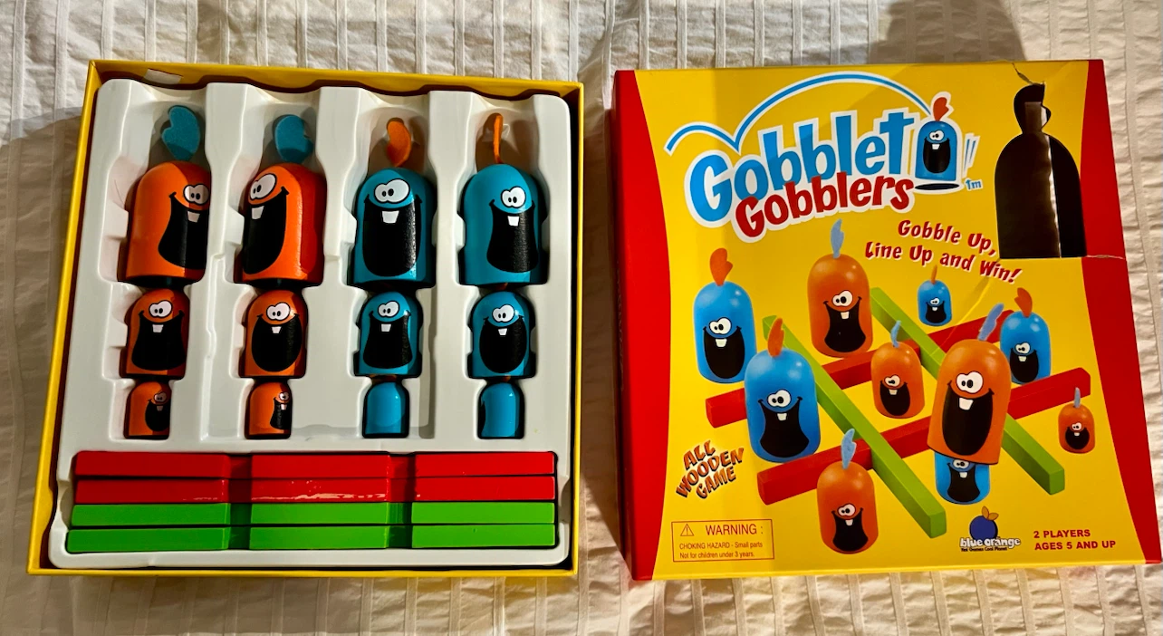 Blue Orange Gobblet Gobblers Wooden Strategy Board Game - photo 3