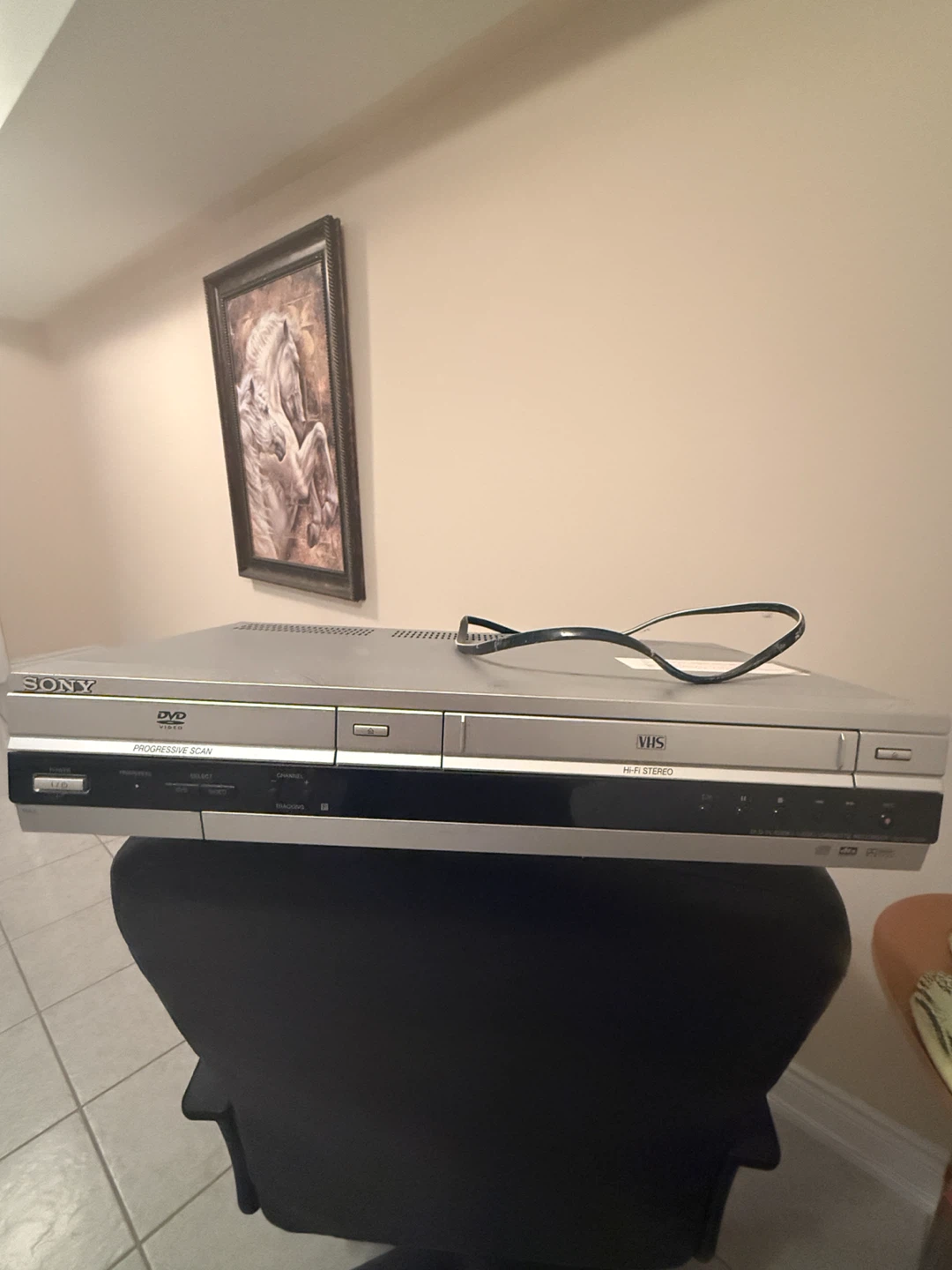 Sony SLV-D360P DVD Player and VHS Recorder - photo 4