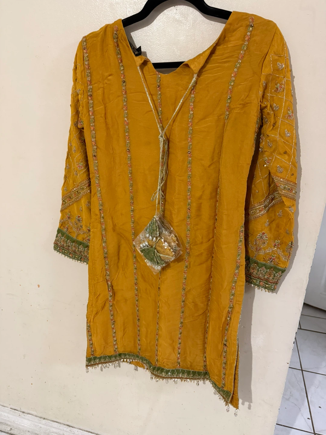 Bridal Mehndi Dress - Size Small - photo 2