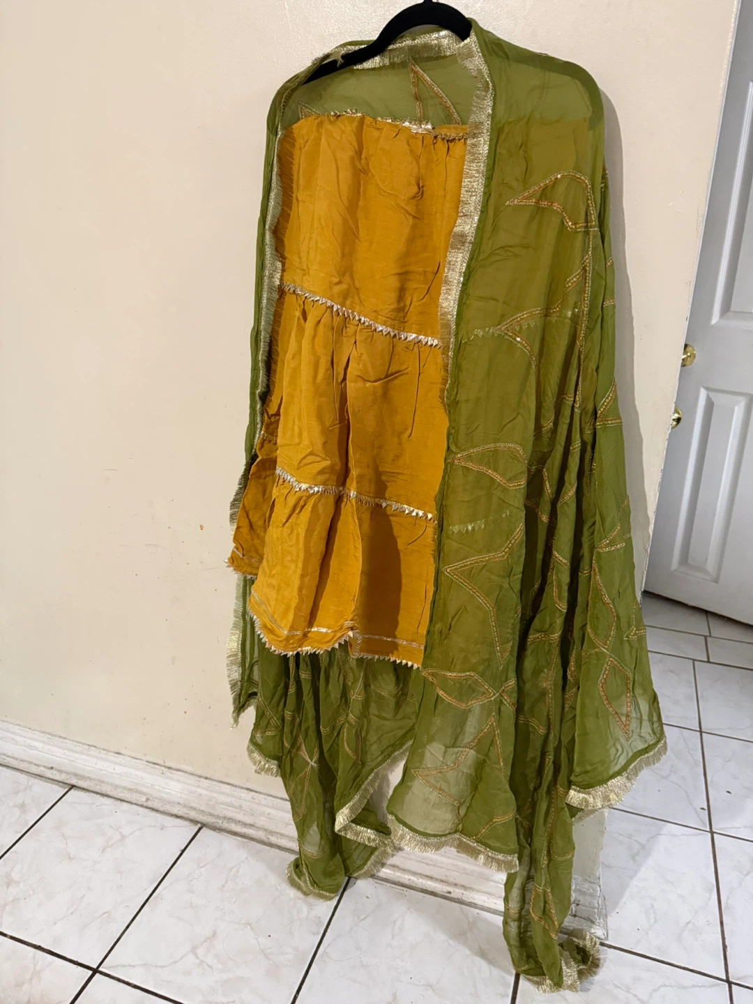Bridal Mehndi Dress - Size Small - photo 5