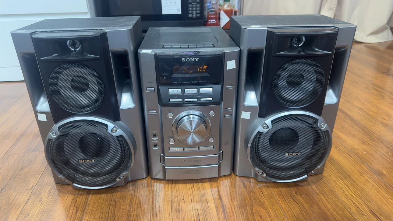 Sony Mini Hi-Fi Stereo System with 3-CD Changer & Speakers
