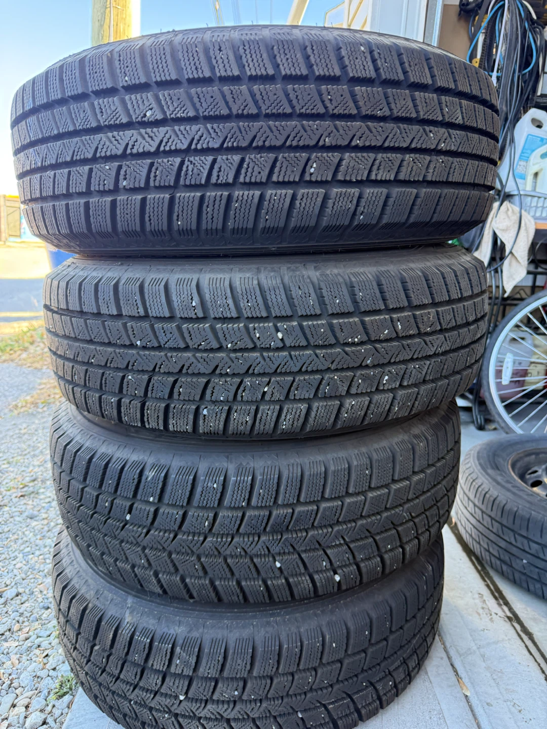 Set of 4 Goodyear Winter Tires - photo 3