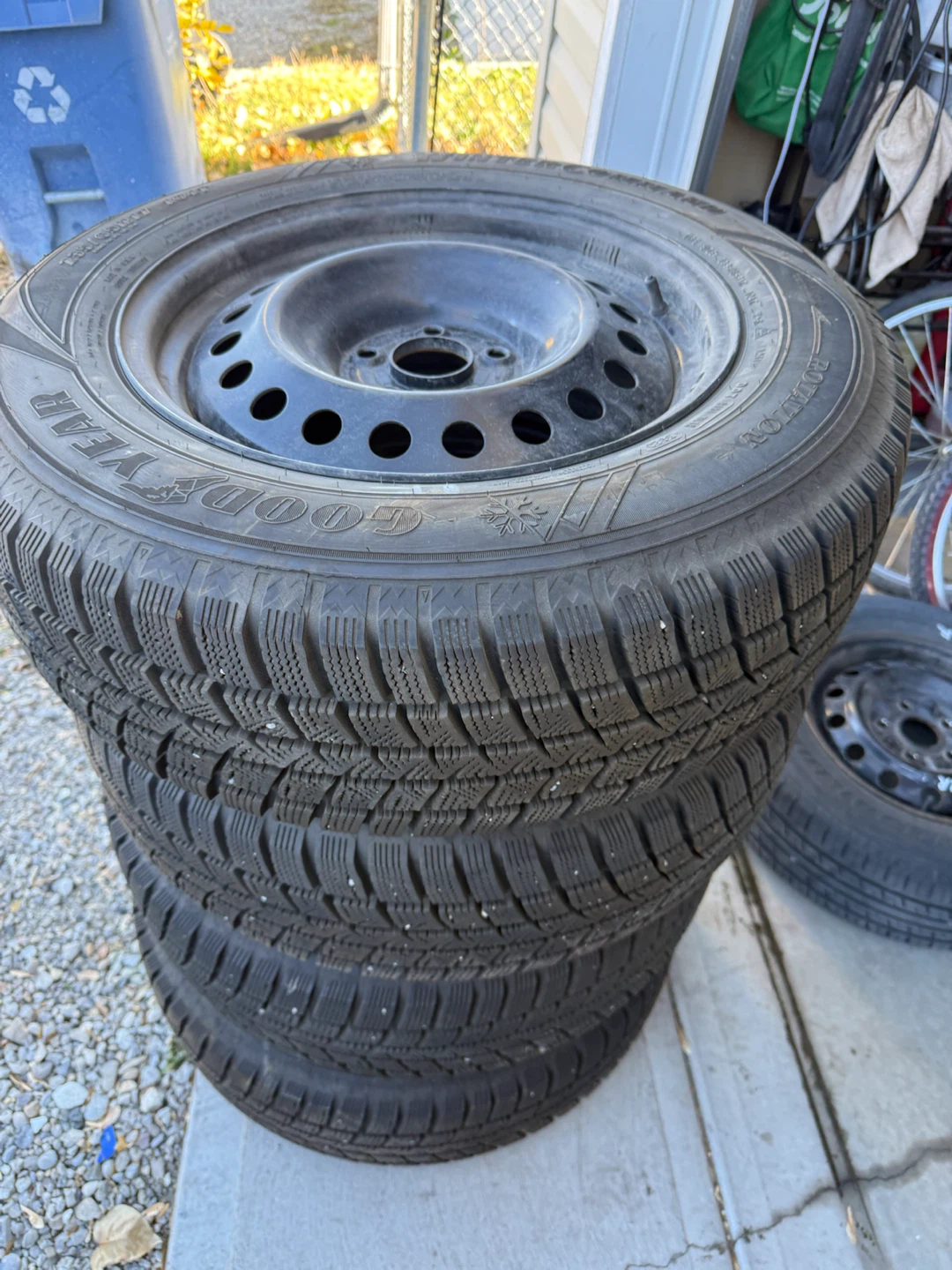 Set of 4 Goodyear Winter Tires - photo 5