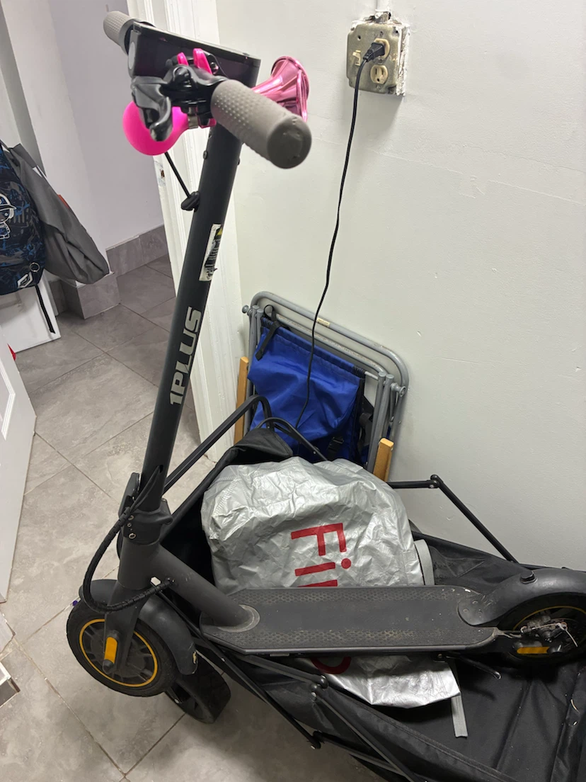 1PLUS Electric Scooter