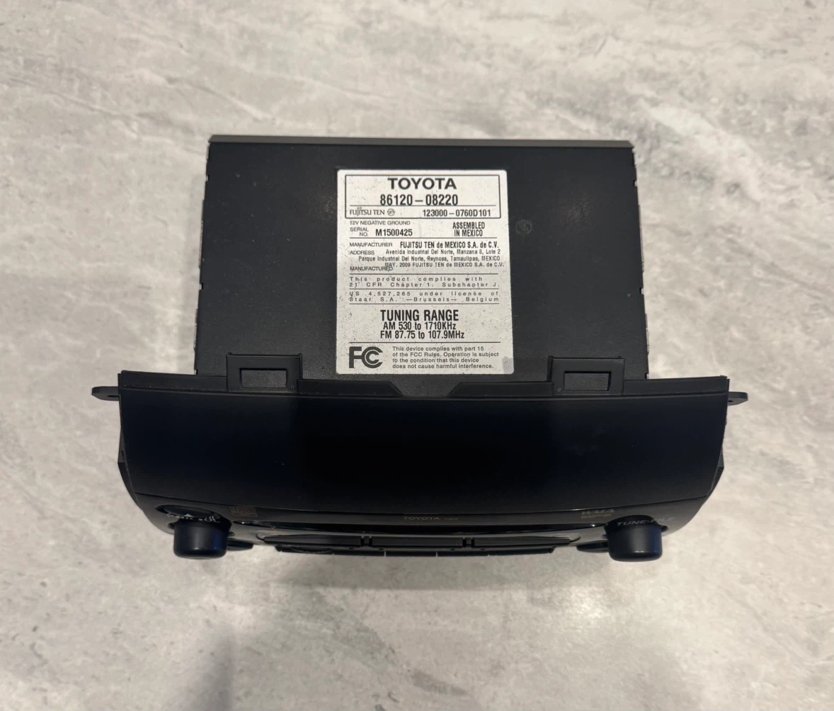 OEM Toyota Sienna Radio CD Stereo Receiver Assembly - photo 3