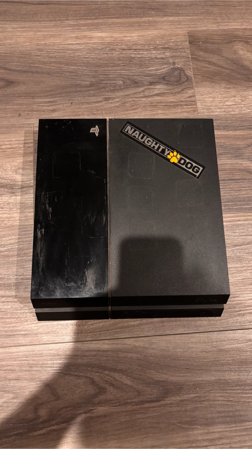 PlayStation 4 Console 10.5 firmware with 7 games and controller