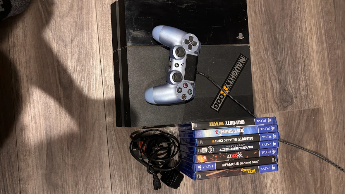 PlayStation 4 Console 10.5 firmware with 7 games and controller - photo 4