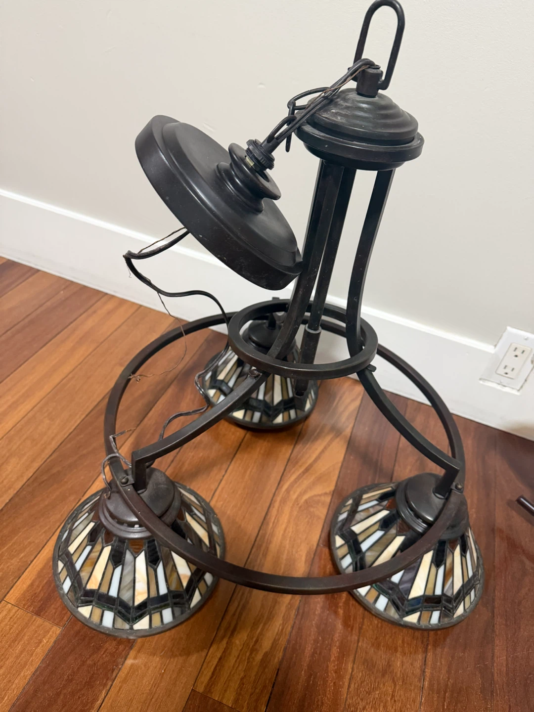 3-Light Tiffany-Style Chandelier - photo 2