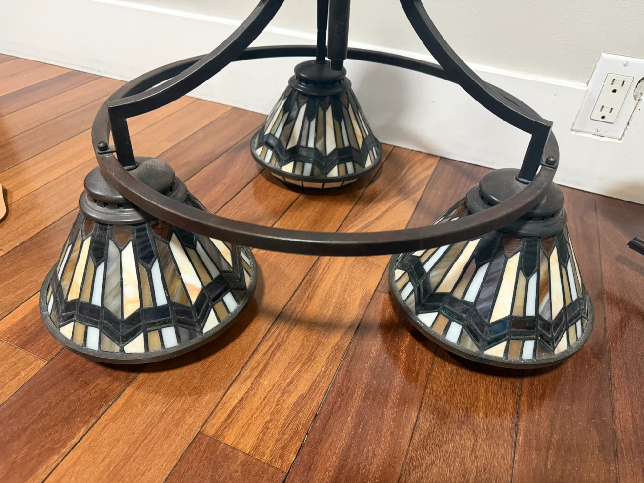 3-Light Tiffany-Style Chandelier - photo 3