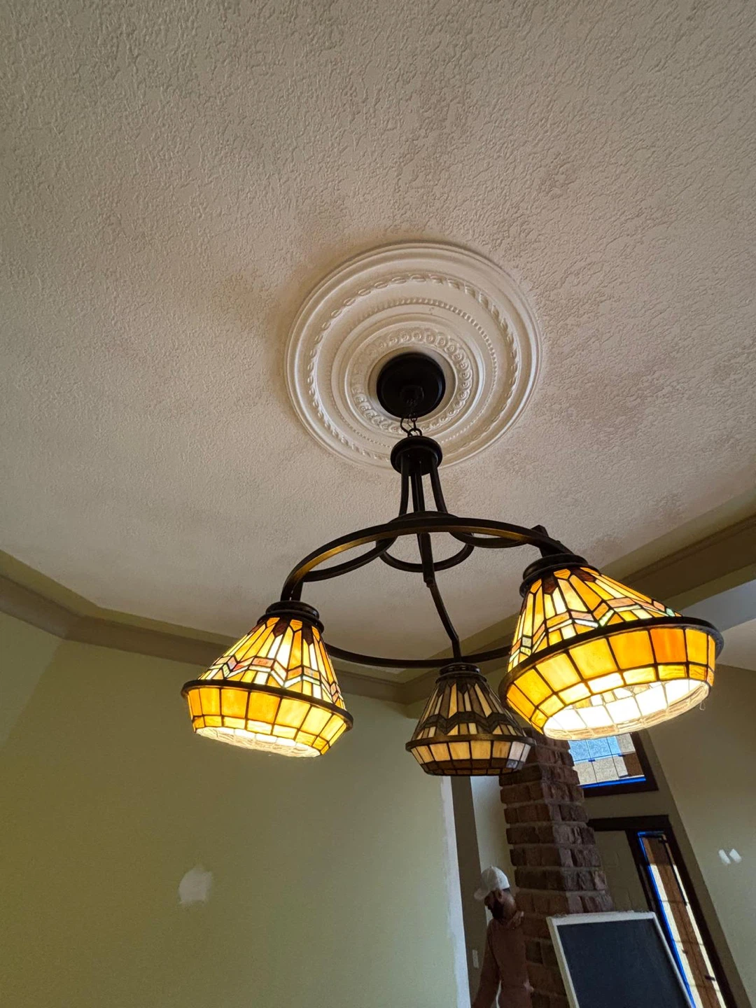 3-Light Tiffany-Style Chandelier - photo 4