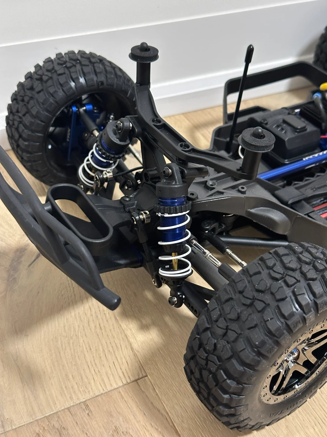 Traxxas Slash Ultimate(NEAR BRAND NEW MINT CONDITION) - photo 5