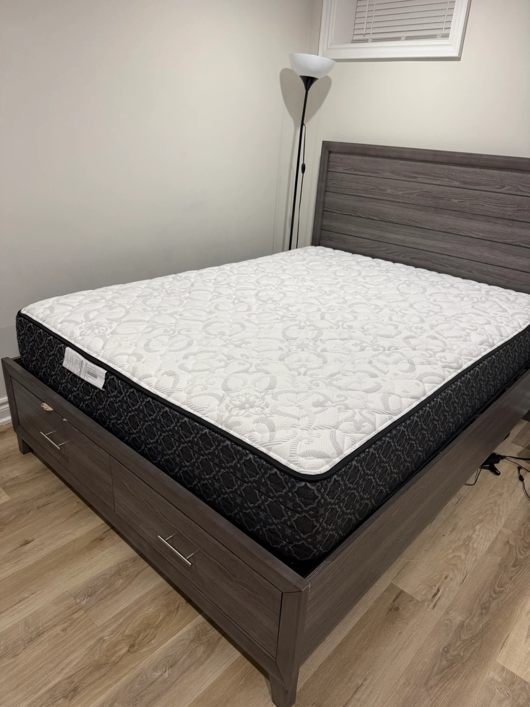 Kingsdown Oxford Queen Mattress and Miller Storage Bed - photo 3
